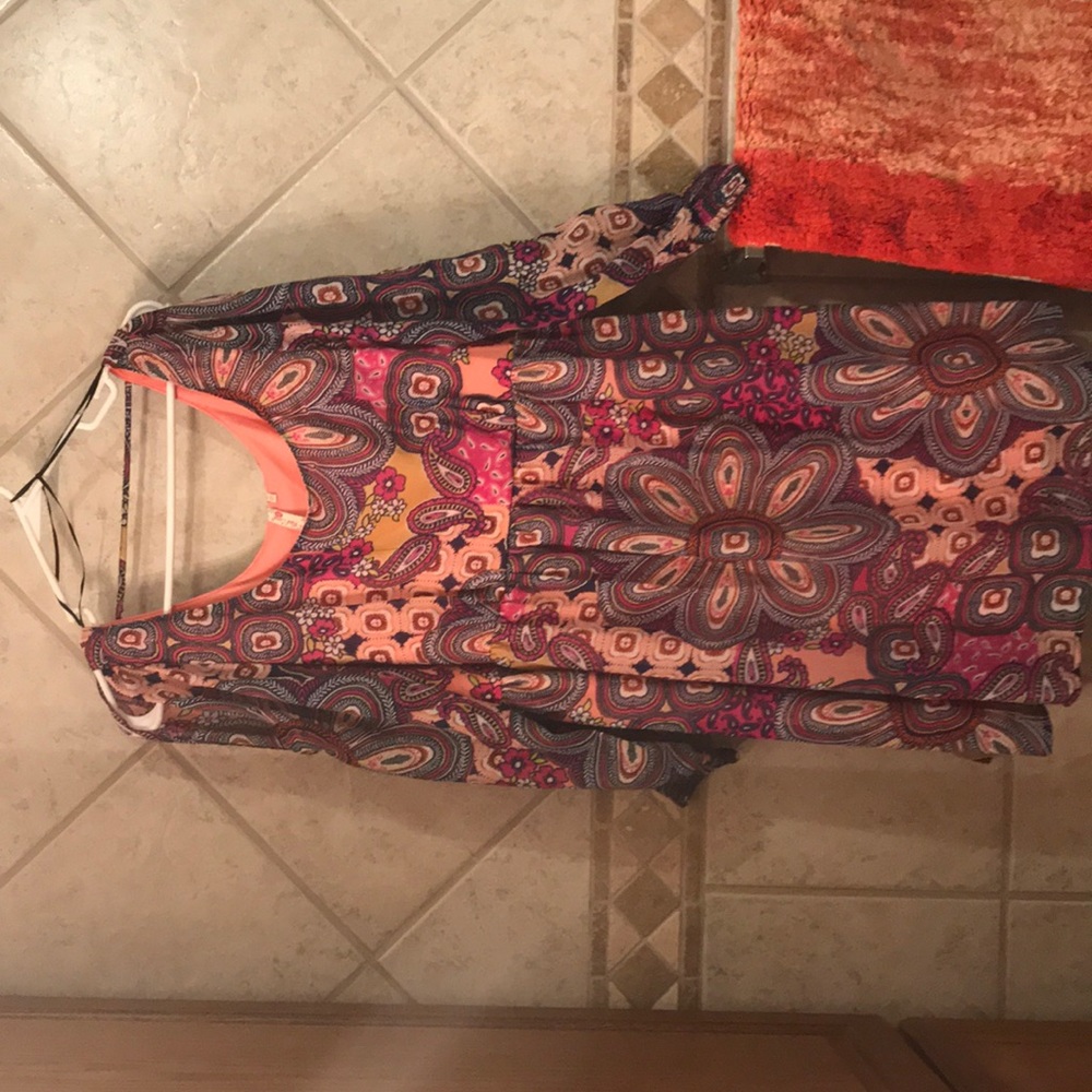 Dress - Picture 1 of 3